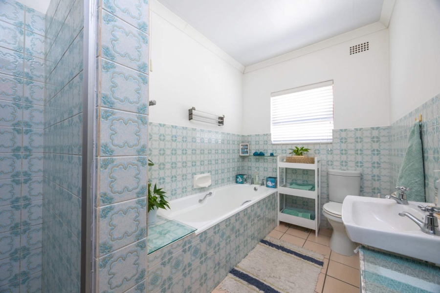 6 Bedroom Property for Sale in Goodwood Estate Western Cape